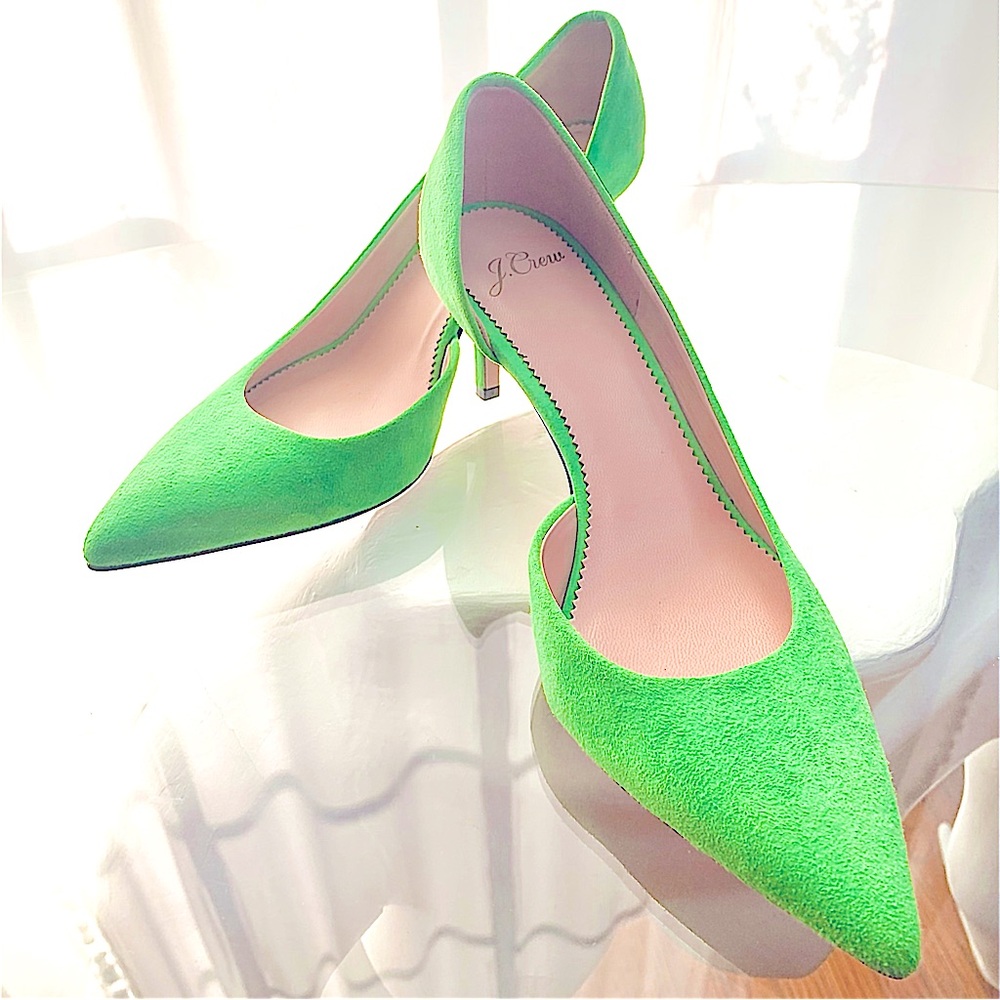J. Crew Green Suede Pumps w/ mid heel, point toe & leather sole, made in Italy